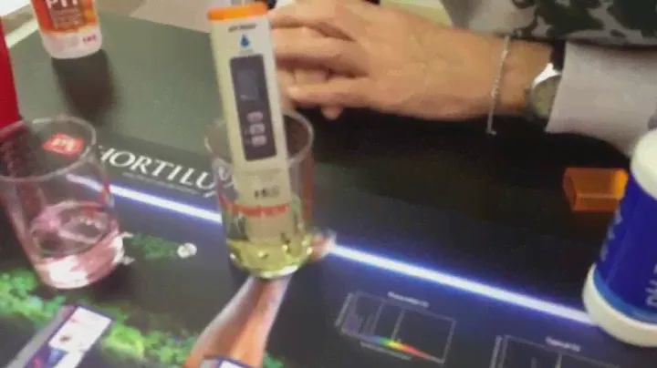 Calibrating a HM Digital pH meter